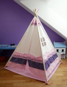 Tipi à froufous chambre de fille vue 3/4